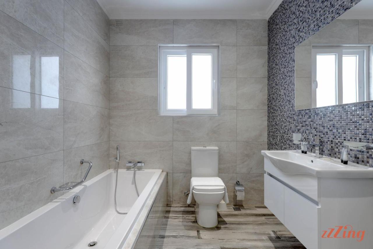 Pretty Beachfront Penthouse In Mellieha Exterior photo