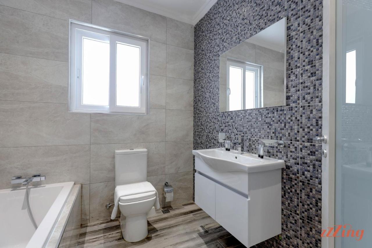 Pretty Beachfront Penthouse In Mellieha Exterior photo