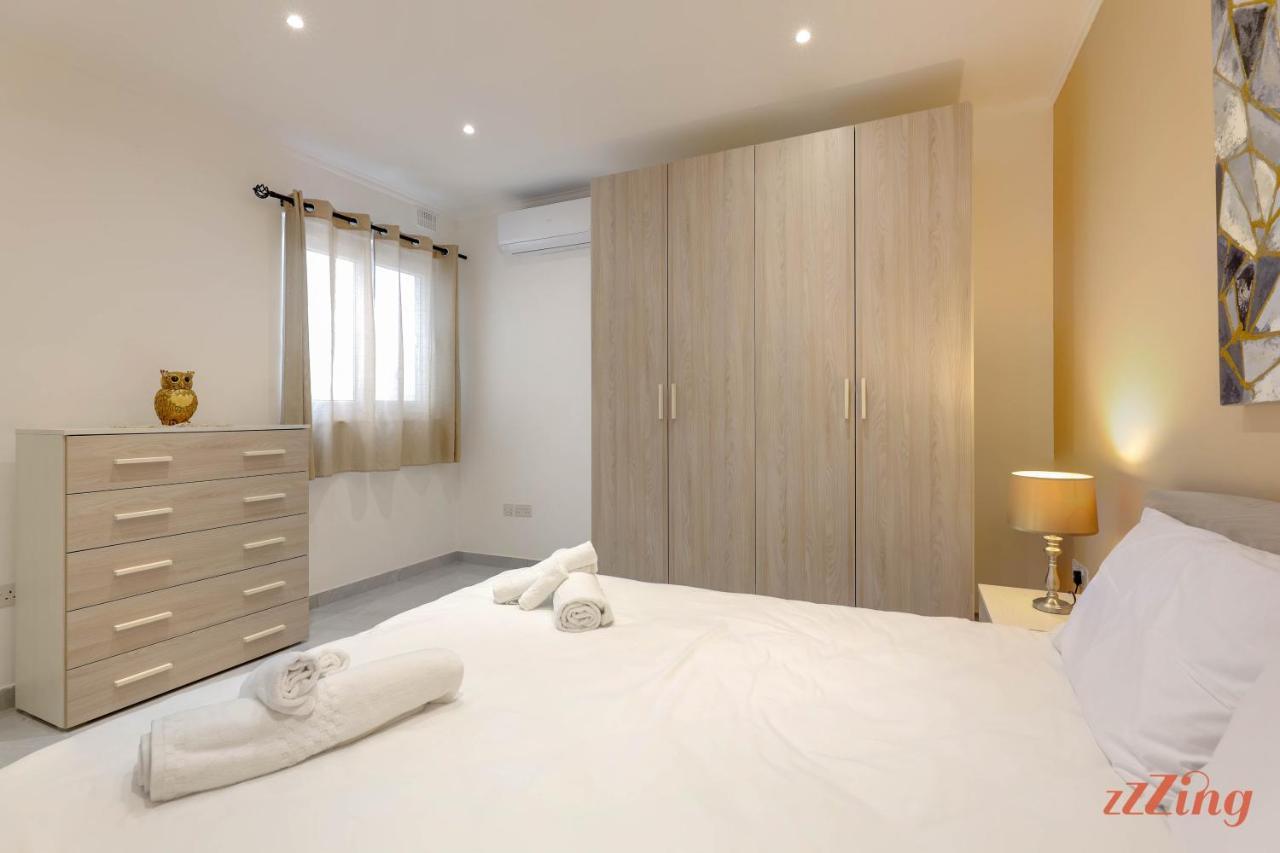 Pretty Beachfront Penthouse In Mellieha Exterior photo