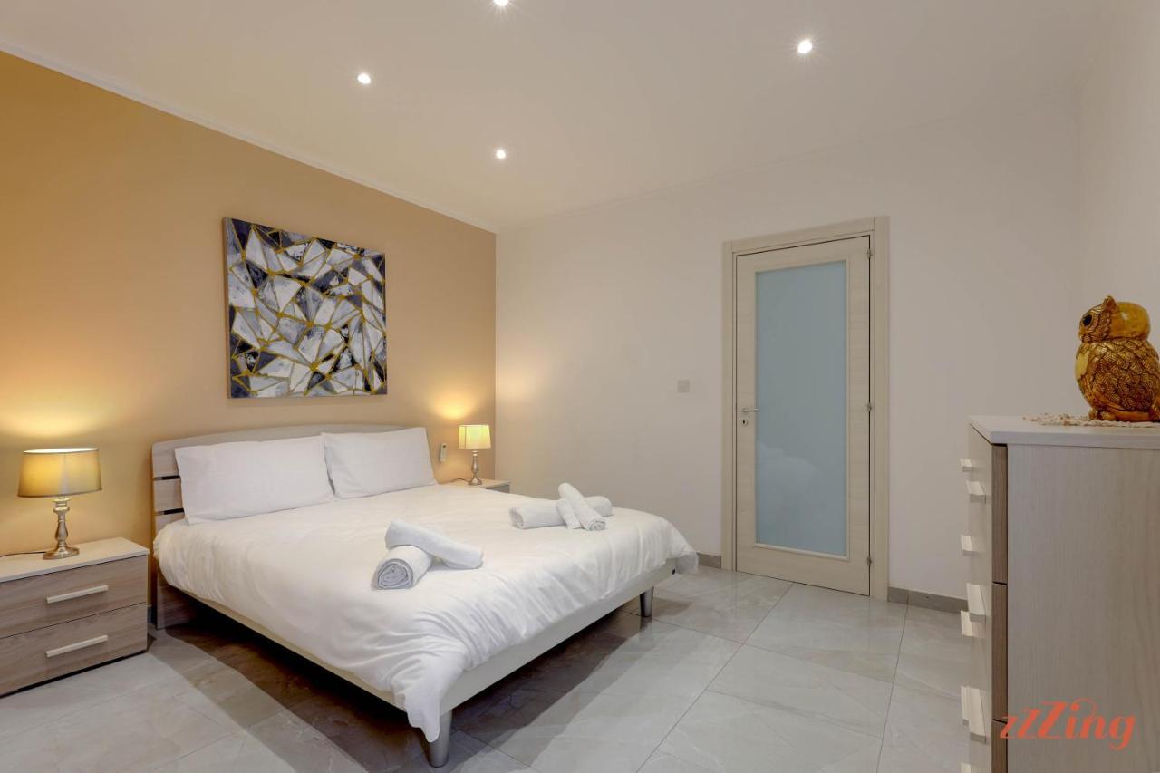 Pretty Beachfront Penthouse In Mellieha Exterior photo