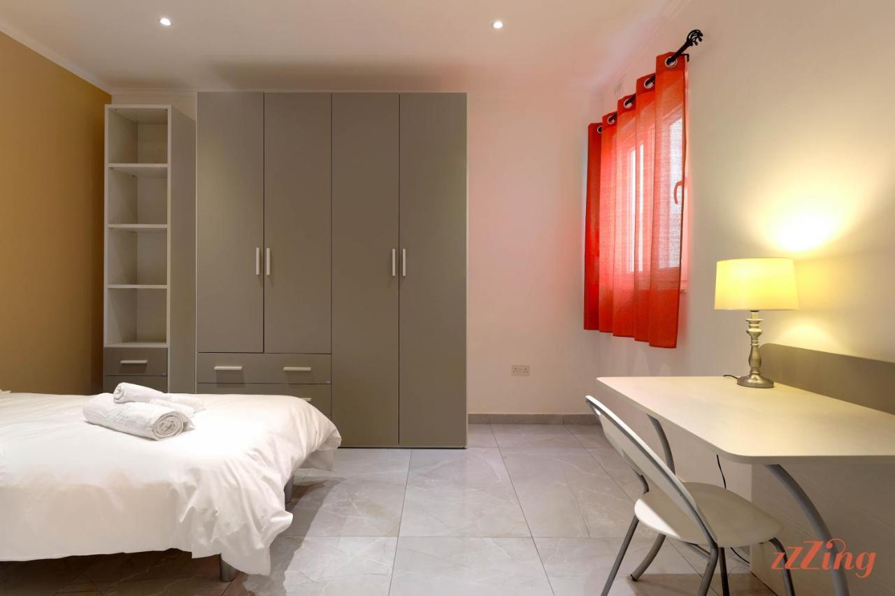 Pretty Beachfront Penthouse In Mellieha Exterior photo
